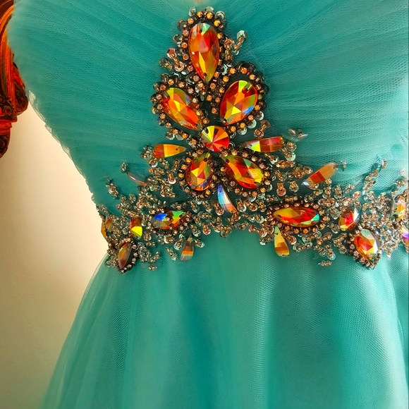 Fabuluxe Formal Dress Size Small - Picture 4 of 8